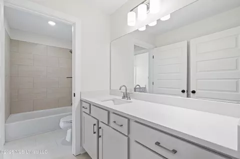 Bath - 1794 Single Tree Dr, Hernando, MS 38632 photo 5 of 6