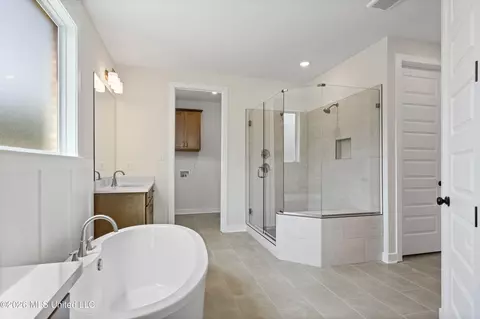 Bath - 1794 Single Tree Dr, Hernando, MS 38632 photo 3 of 6
