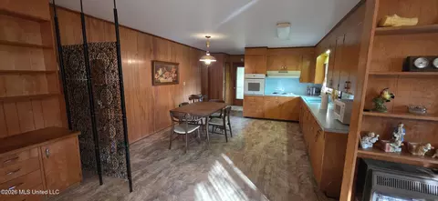 1125 Pine St, Prentiss, MS 39474