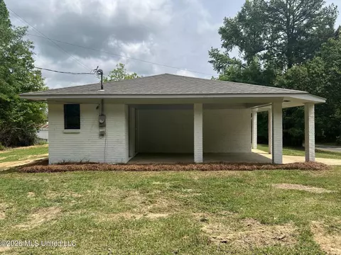 1846 Loring Rd, Camden, MS 39045
