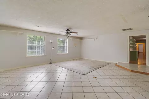 Living - 9124 Wire Rd, Vancleave, MS 39565 photo 2 of 3