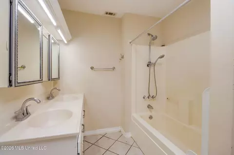 Bath - 9124 Wire Rd, Vancleave, MS 39565 photo 3 of 3