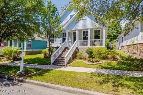 13056 Holly Springs Ave, Biloxi, MS 39532