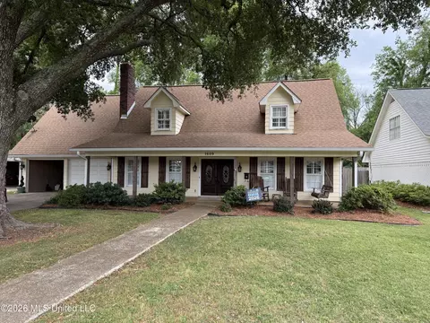 1609 Sheffield Dr, Jackson, MS 39211
