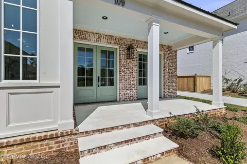 Exterior - 109 Commonwealth Dr, Madison, MS 39110 photo 6 of 11