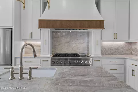 Kitchen - 109 Commonwealth Dr, Madison, MS 39110 photo 7 of 11