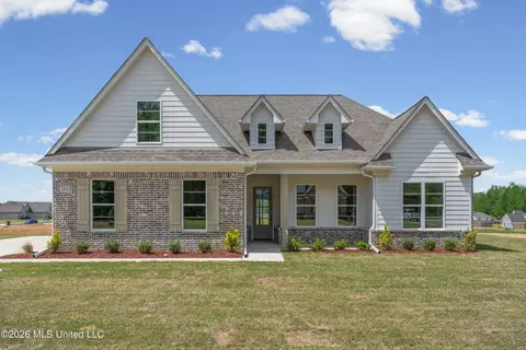 Exterior - 3455 E Clair Cir, Hernando, MS 38632 photo 2 of 5