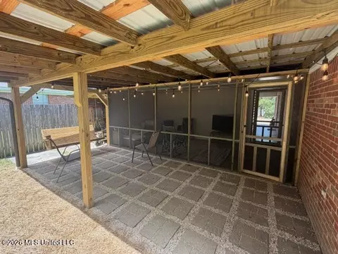 Exterior - 306 Swan Dr, Brandon, MS 39047 photo 7 of 7