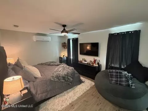 Bedroom - 306 Swan Dr, Brandon, MS 39047 photo 1 of 6