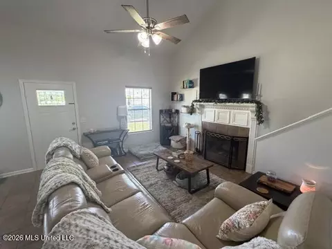 Living - 306 Swan Dr, Brandon, MS 39047 photo 2 of 2