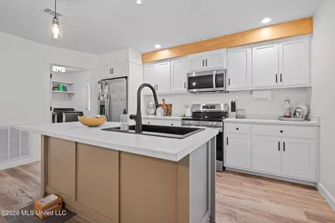 Kitchen - 4164 Old Mobile Hwy, Lucedale, MS 39452 photo 1 of 3