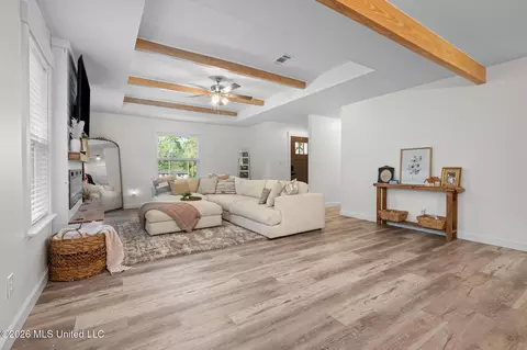 Living - 4164 Old Mobile Hwy, Lucedale, MS 39452 photo 1 of 2