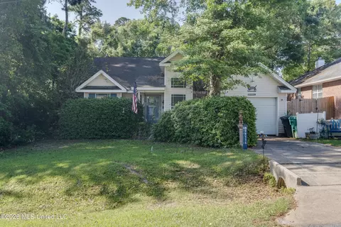 99114 Koloa St, Diamondhead, MS 39525