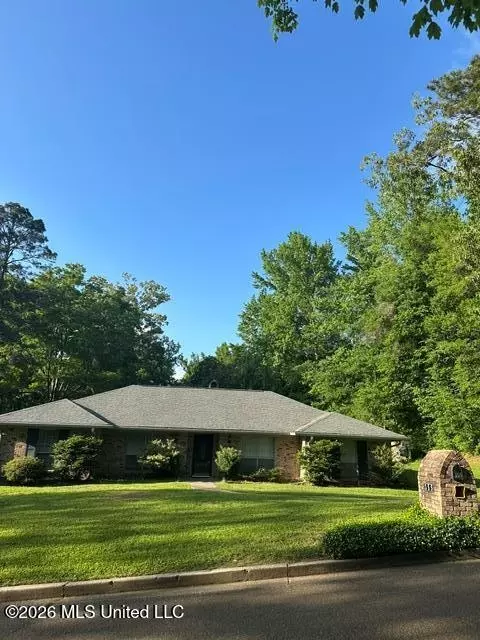 355 Lakewood Rd, Vicksburg, MS 39180