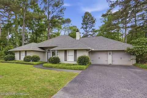 1525 Kristen Dr, Jackson, MS 39211