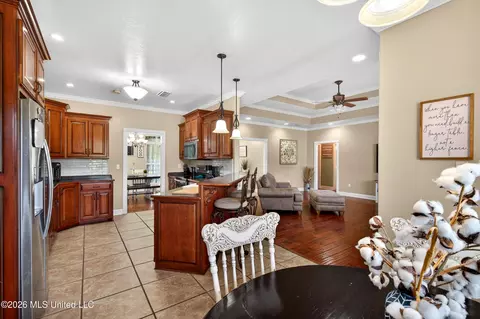 Entry Way - 6819 Pinetop Rd, Lucedale, MS 39452 photo 2 of 2
