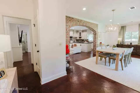 Entry Way - 5247 Suffolk Cir, Jackson, MS 39211 photo 2 of 2