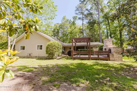 Exterior - 5247 Suffolk Cir, Jackson, MS 39211 photo 8 of 9