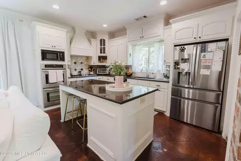 Kitchen - 5247 Suffolk Cir, Jackson, MS 39211 photo 3 of 3