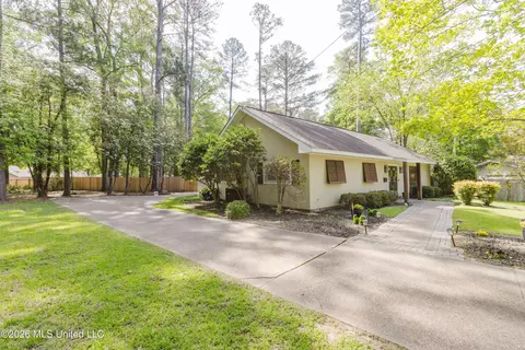 Exterior - 5247 Suffolk Cir, Jackson, MS 39211 photo 2 of 9