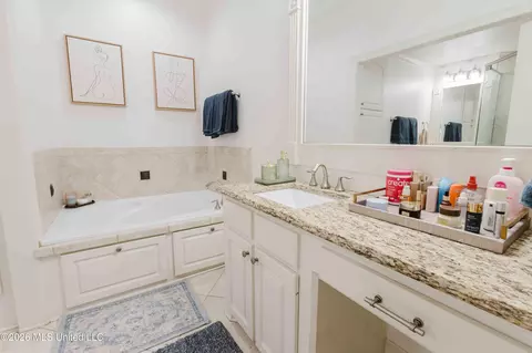Bath - 5247 Suffolk Cir, Jackson, MS 39211 photo 1 of 3