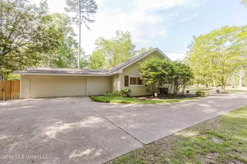 Exterior - 5247 Suffolk Cir, Jackson, MS 39211 photo 3 of 9