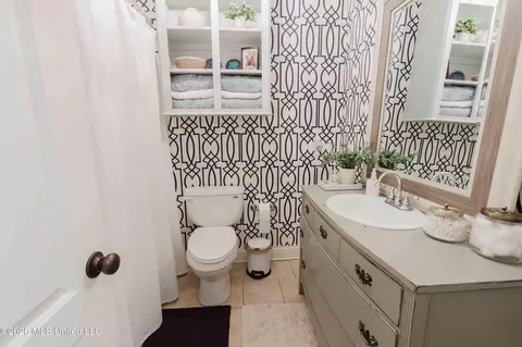 Bath - 5247 Suffolk Cir, Jackson, MS 39211 photo 3 of 3