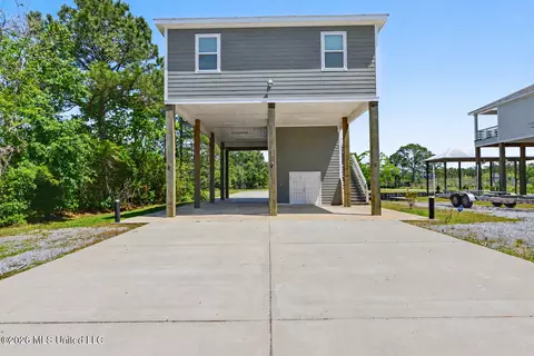 5010 Oregon St, Bay Saint Louis, MS 39520