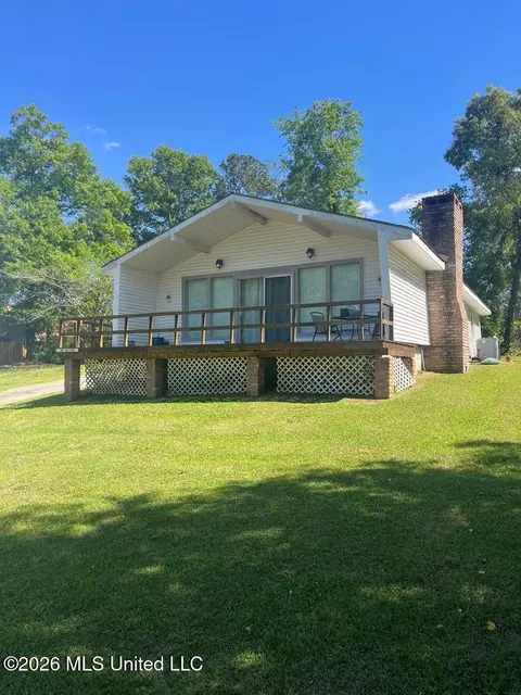 1129 E Lakeshore Dr, Carriere, MS 39426
