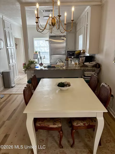 Dining - 112 Armonde Ct, Madison, MS 39110 photo 2 of 4