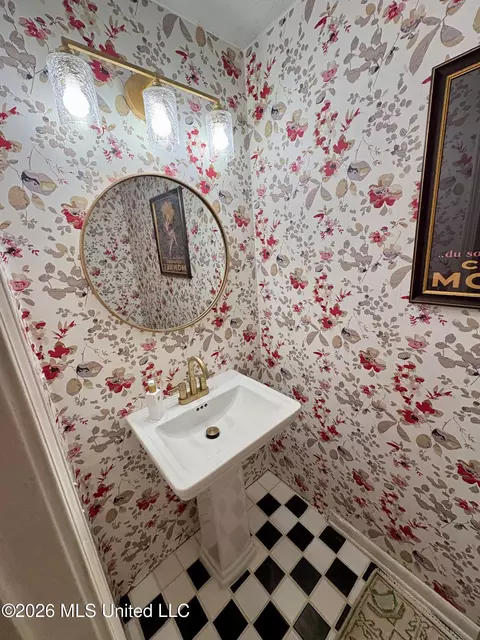 Bath - 112 Armonde Ct, Madison, MS 39110 photo 1 of 4