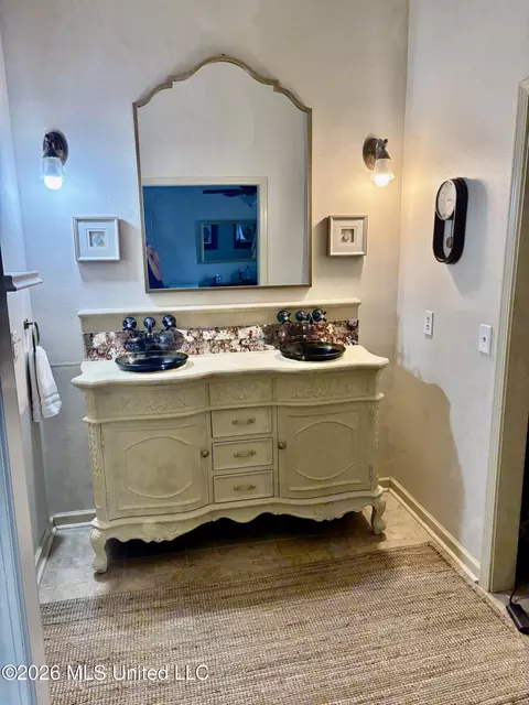 Bath - 112 Armonde Ct, Madison, MS 39110 photo 3 of 4