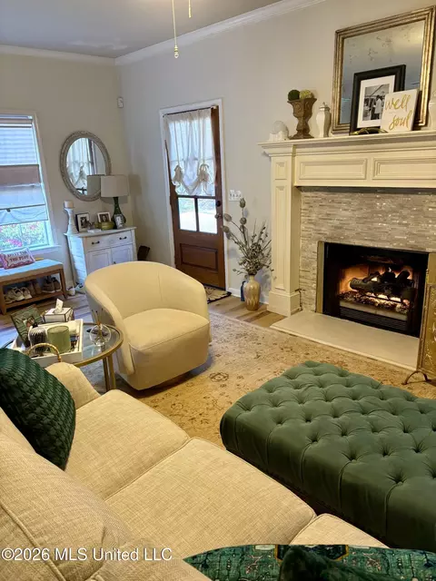 Living - 112 Armonde Ct, Madison, MS 39110 photo 1 of 2