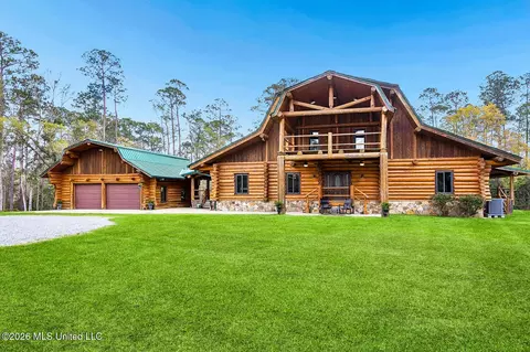 7190 Paradise Rd, Kiln, MS 39556