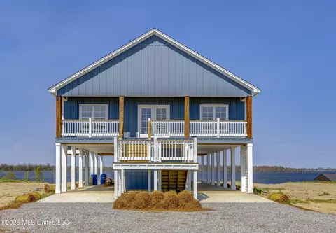 2412 Eagle Lake Shore Rd, Vicksburg, MS 39183