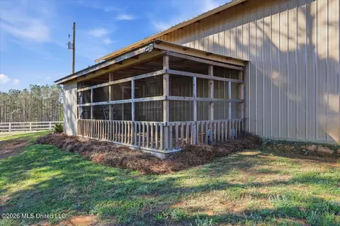 Exterior - 333 Beaverdam Rd, Camden, MS 39045 photo 13 of 16