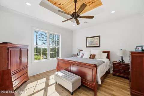 Bedroom - 333 Beaverdam Rd, Camden, MS 39045 photo 1 of 3