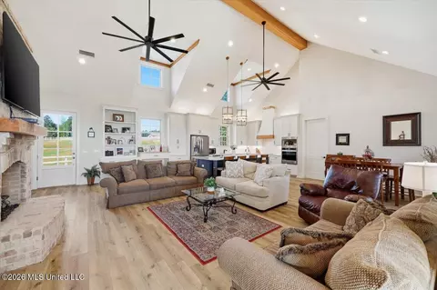 Living - 333 Beaverdam Rd, Camden, MS 39045 photo 1 of 3