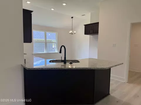 Kitchen - 8985 Jackson Ln, Olive Branch, MS 38654 photo 2 of 3