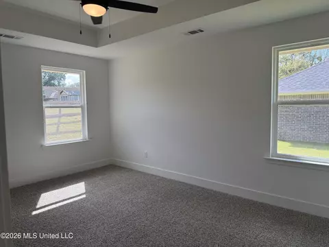 Bedroom - 8985 Jackson Ln, Olive Branch, MS 38654 photo 2 of 4