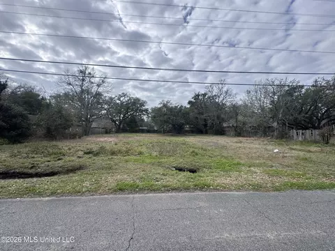 1027 22nd St, Pascagoula, MS 39581