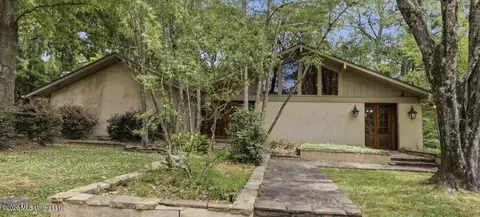 4774 Crestwood Dr, Jackson, MS 39211
