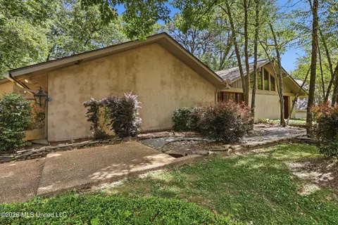 4774 Crestwood Dr, Jackson, MS 39211 photo 2