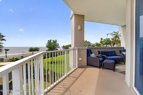 2668 Beach Blvd #206, Biloxi, MS 39531
