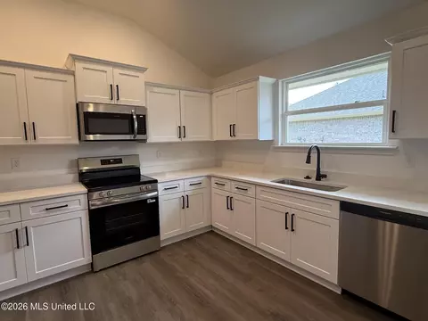 Kitchen - 8997 Jackson Ln, Olive Branch, MS 38654 photo 1 of 1