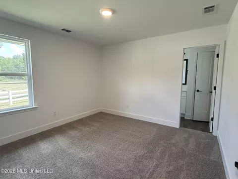Bedroom - 8997 Jackson Ln, Olive Branch, MS 38654 photo 5 of 7