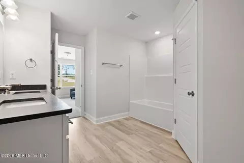 Bath - 8997 Jackson Ln, Olive Branch, MS 38654 photo 1 of 1