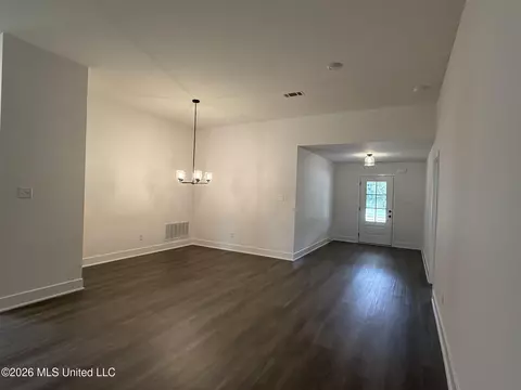 Living - 8997 Jackson Ln, Olive Branch, MS 38654 photo 1 of 5