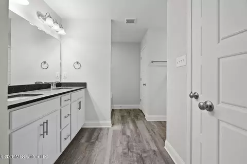 Entry Way - 8997 Jackson Ln, Olive Branch, MS 38654 photo 4 of 4