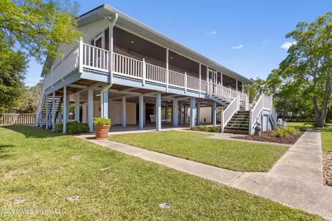 10035 Avenue D, Bay Saint Louis, MS 39520